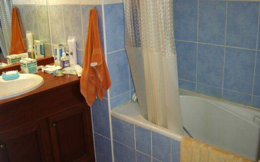 F2 avec grande terrasse et vue mer panoramique